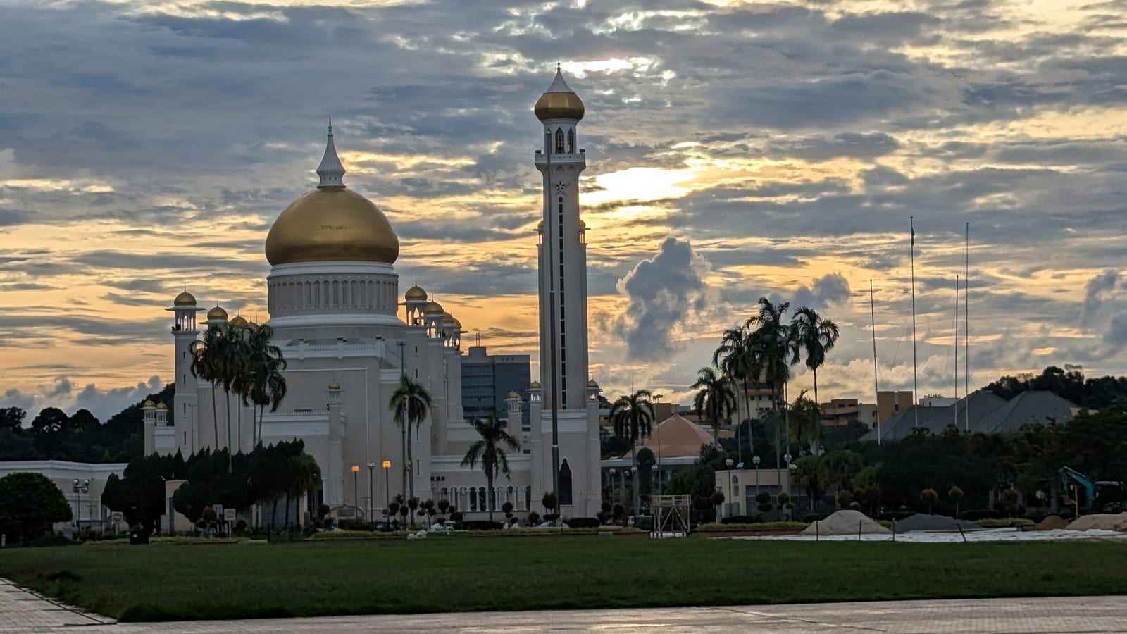 The golden dome of Sultan Omar Ali Saifuddien Mosque at sunset